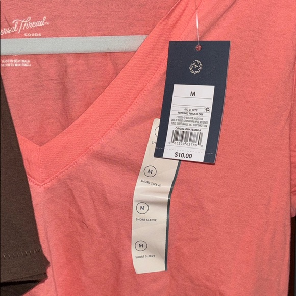 Bundle of Universal Thread Cotton T-Shirts - Picture 4 of 8